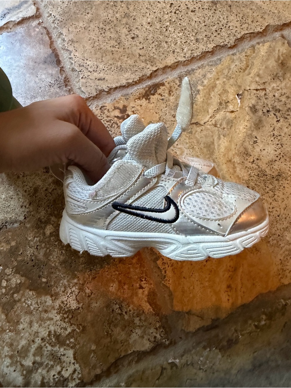 Nike Kids White and Silver Low-Top Sneakers